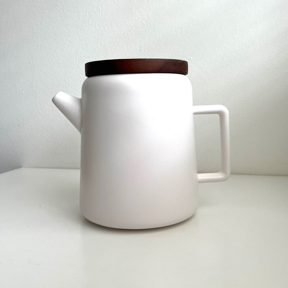 Good Citizen Matte White Ceramic Coffee Tea Pot | 32 oz